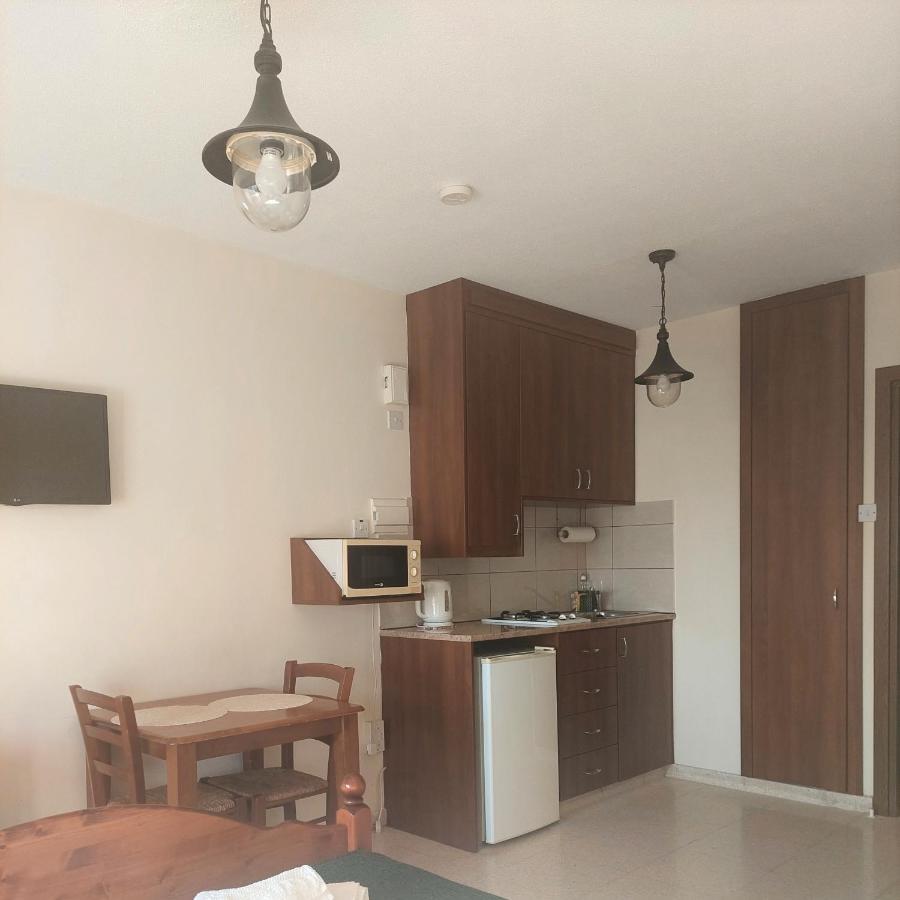 Estia Vasilis Manoli Appartement Agia Napa Buitenkant foto